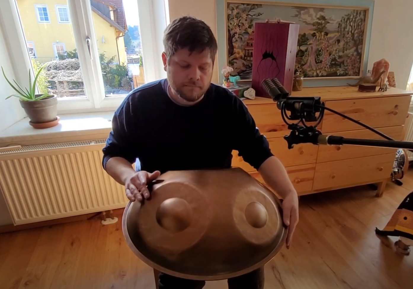 Godan handpan van Ember, stainless of nitrided steel uit Arnhem